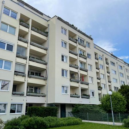 Schone Wohnung Mit Dachterrasse Вена Экстерьер фото